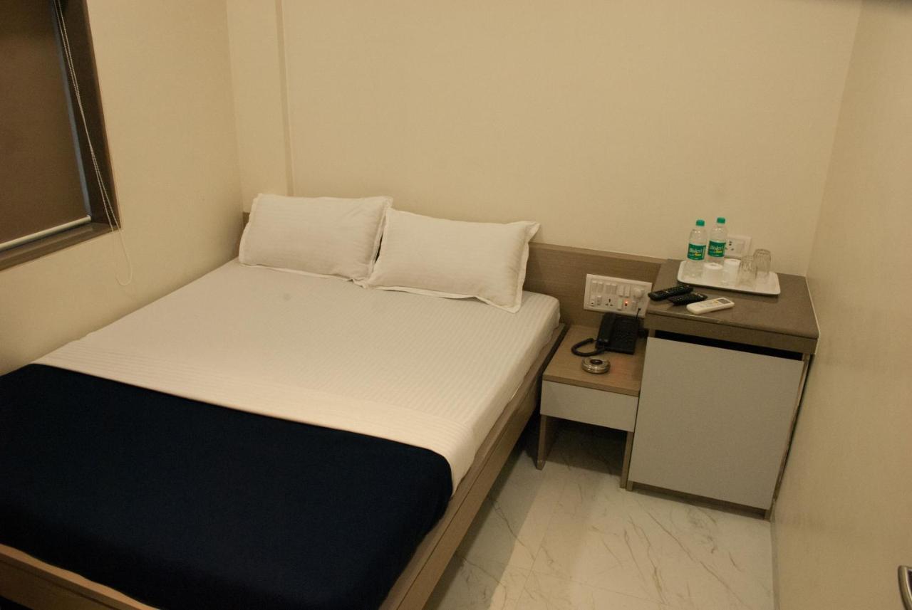 City Hotel Mumbai Exterior foto